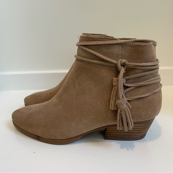 Vince Camuto Western Booties Wrap Around Tassel Brown Suede 6.5 - Picture 4 of 9